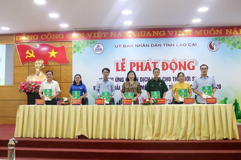 Các tổ chức ban, ngành, đoàn thể trong tỉnh Lào Cao ký kết bảo vệ môi trường