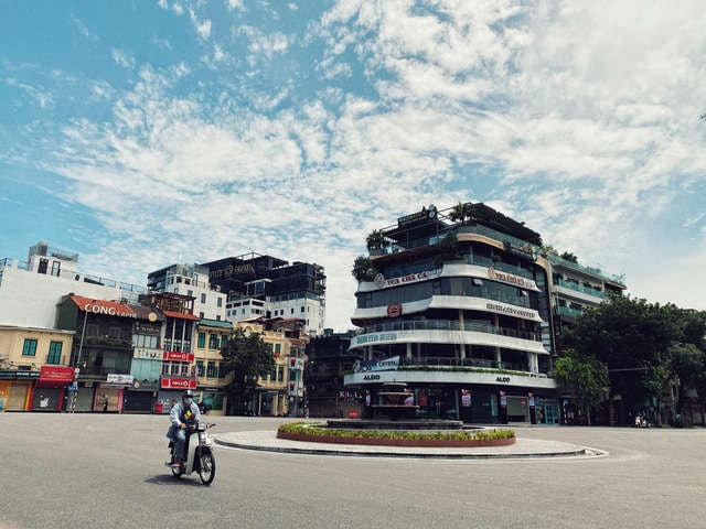 Hà Nội giảm số quận 'vùng cam'