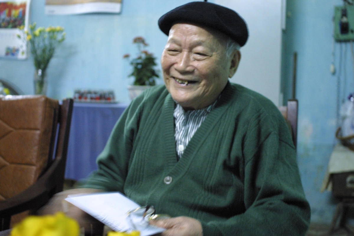 Nhà văn Tô Hoài (Ảnh Nguyễn Đình Toán chụp tháng 9 năm 2005).