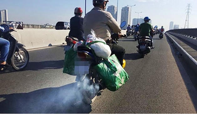 Kiểm soát khí thải từ xe máy, mô tô cần tránh tác động đến cuộc sống người dân.