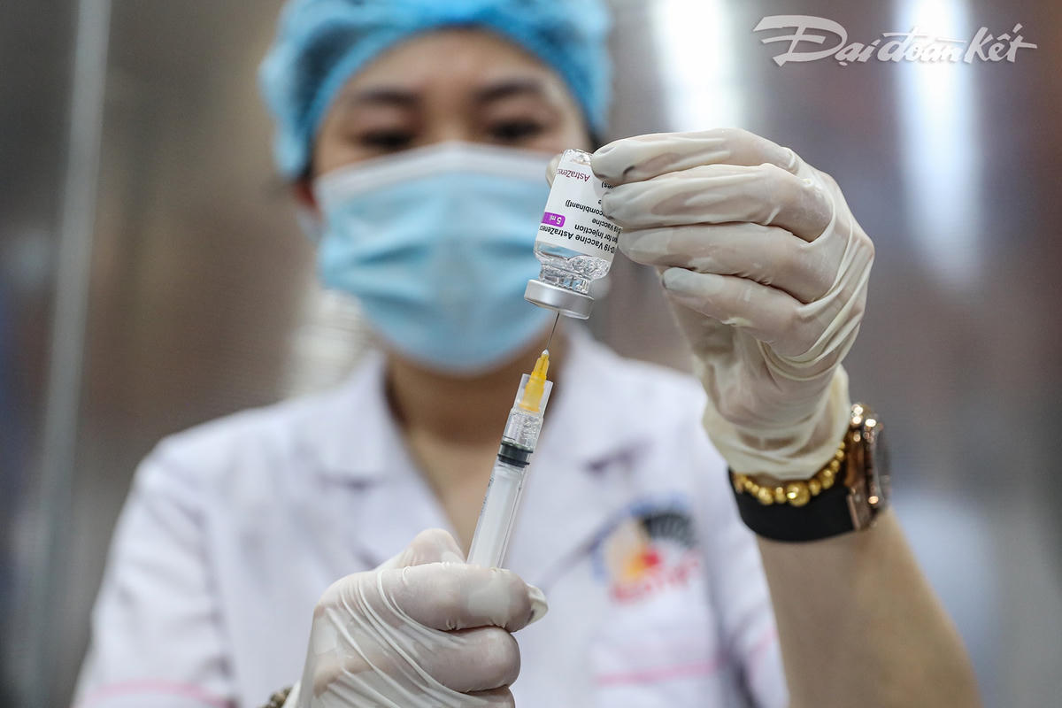 Trong đợt tiêm này người dân được tiêm vaccine Astrazeneca để phòng ngừa dịch Covid-19.