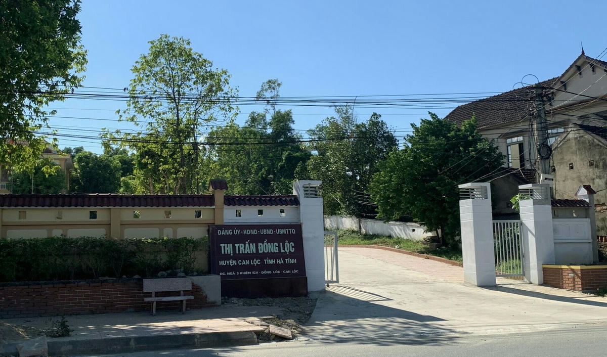 Trụ sở UBND thị trấn Đồng Lộc.