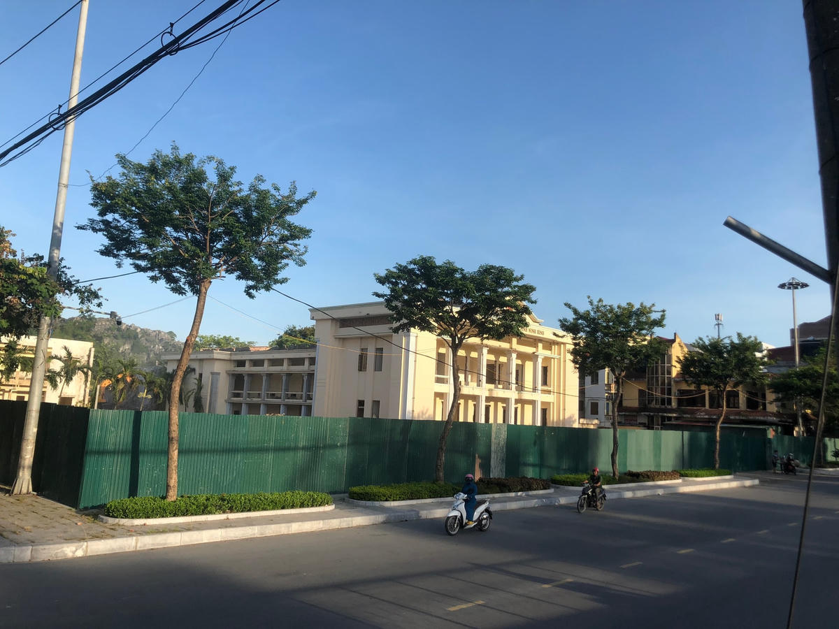 Hình ảnh hiện trường đang triển khai thi công (Ảnh bạn đọc cung cấp).