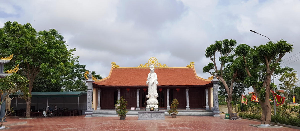 Di tích cấp Quốc gia - đền thờ Tô Hiến Thành tại xã Hoằng Tiến đang bị xâm hại nghiêm trọng.