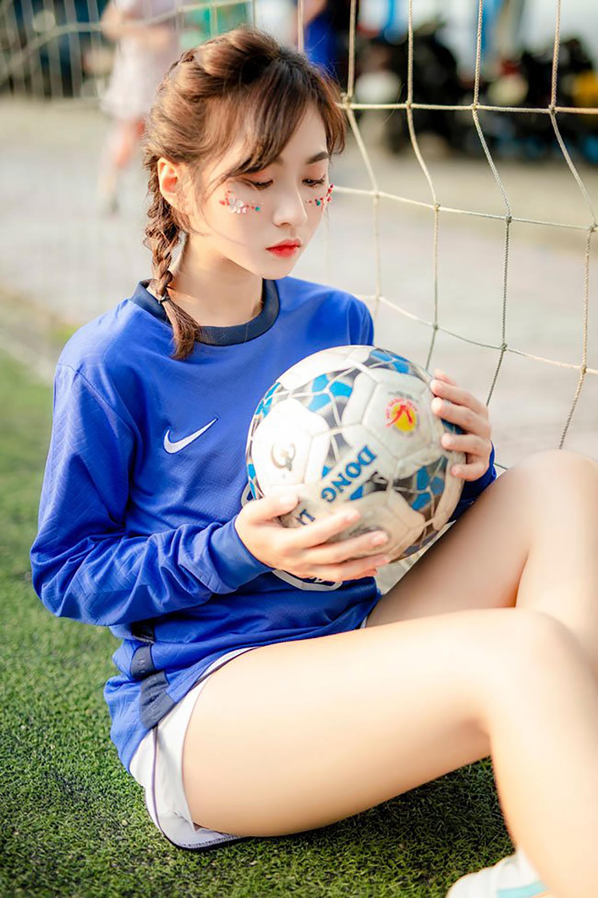 Cô luôn tin tưởng vào tài năng và kinh nghiệm của HLV Tuchel cũng như bản lĩnh của đội bóng yêu thích.