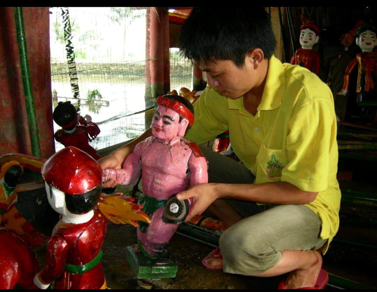 Nghệ nhân miệt mài bên con rối mong ngày biểu diễn trở lại