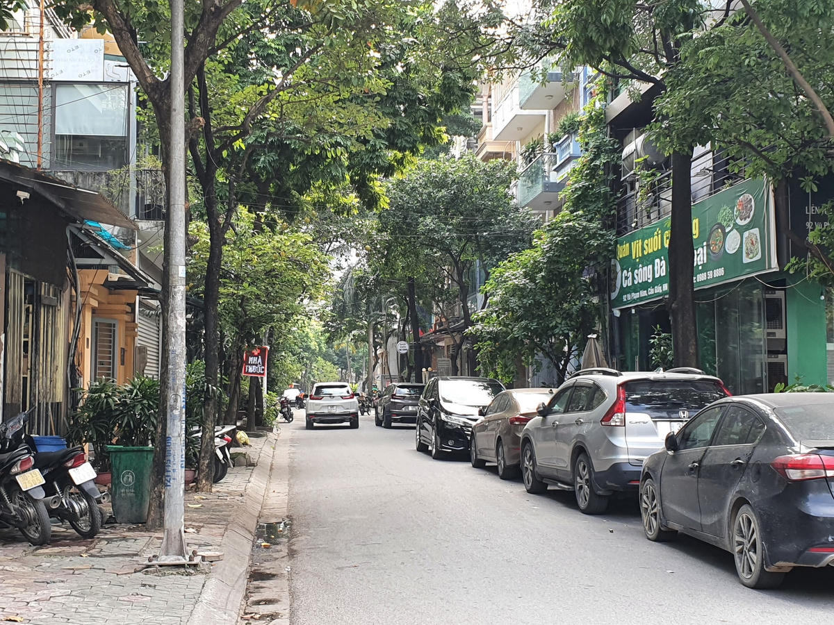 Cụ thể, đề xuất phố Xuân Quỳnh dự kiến được đặt tên cho đoạn từ ngã ba giao cắt phố Vũ Phạm Hàm, đối diện Trung tâm Lưu trữ Quốc gia I (số 5 Vũ Phạm Hàm) đến ngã ba giao cắt đối diện toà nhà Trung Yên Plaza (UDIC) tại tổ dân phố 28 - phường Trung Hoà (quận Cầu Giấy).