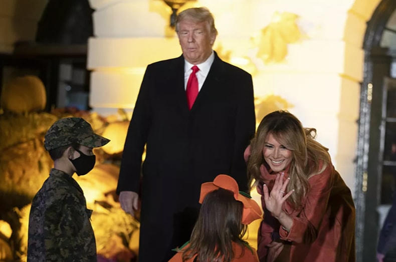 [ẢNH] Vợ chồng Tổng thống Trump mở tiệc Halloween tại Nhà Trắng