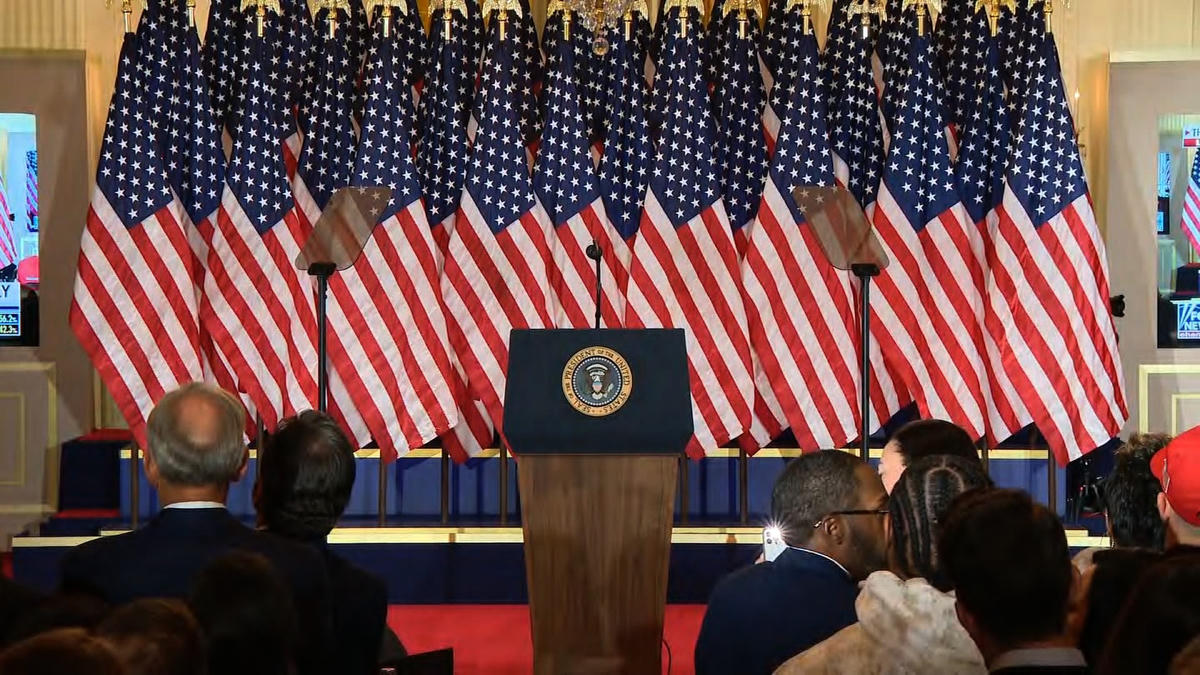 Bầu cử Mỹ: Ông Trump bất ngờ rút ngắn khoảng cách với Biden