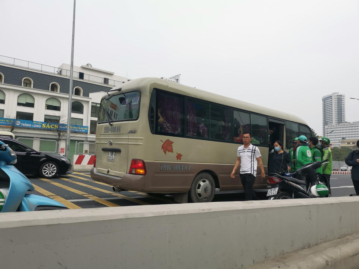 [CHÙM ẢNH] Vẫn lại… bắt khách