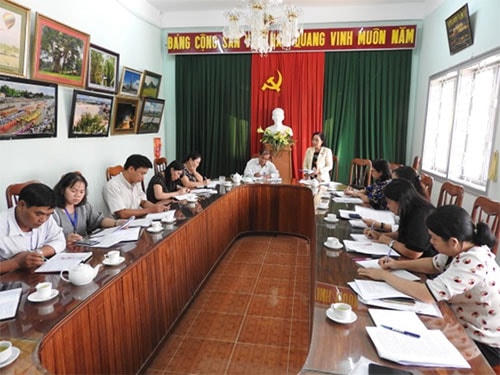 Quang cảnh buổi làm việc.