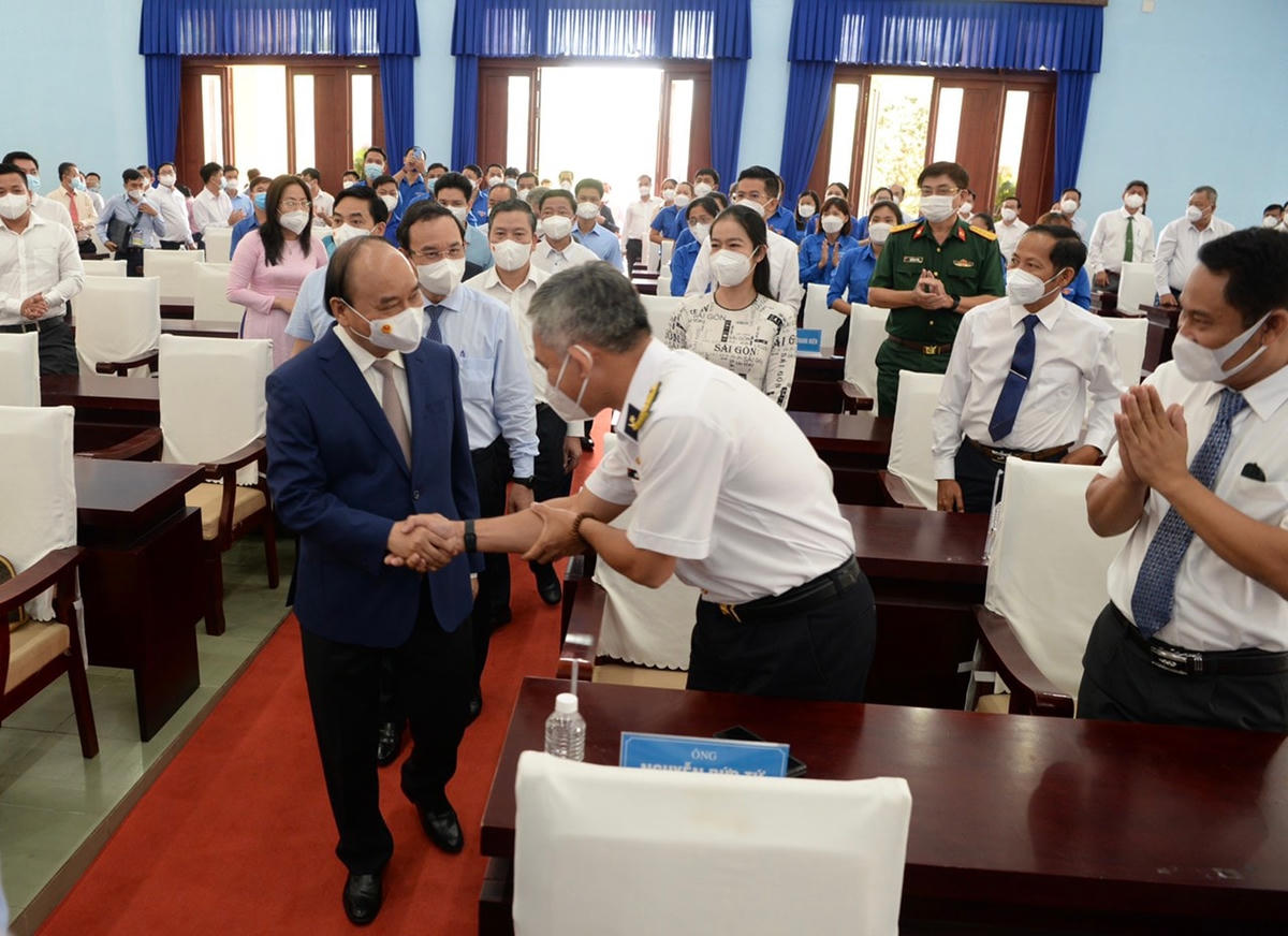 Chủ tịch nước Nguyễn Xuân Phúc thăm và làm việc ở huyện Củ Chi và Hóc Môn, TP HCM