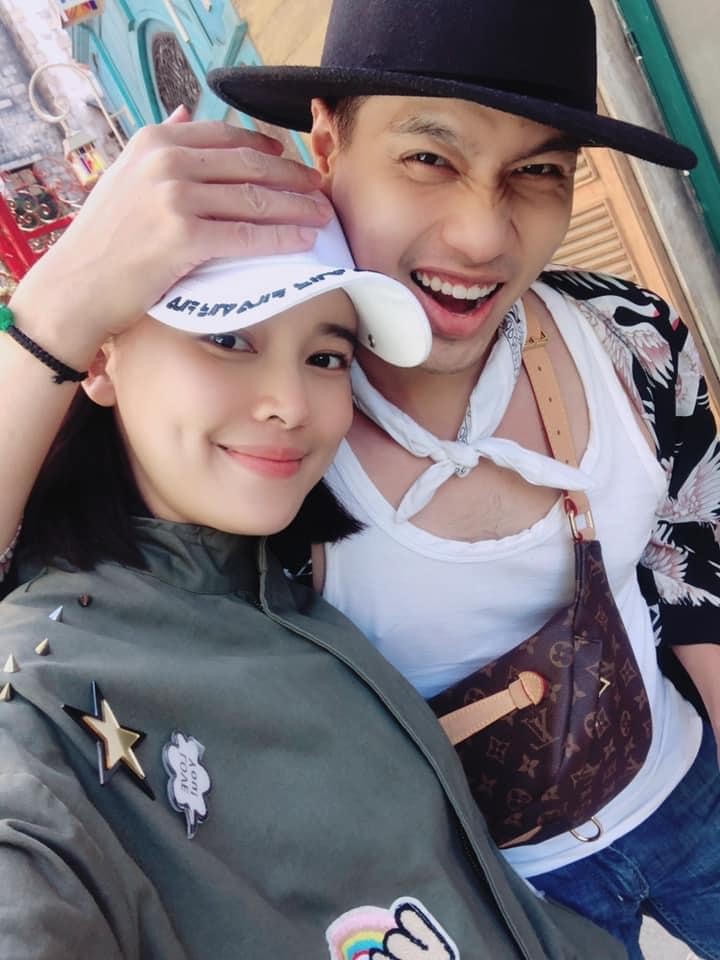 Cao Thái Hà tưởng nhớ người bạn thân, diễn viên Phạm Đức Long: “Chúc mừng sinh nhật Long của Hà. Giờ có mình tui già đi thôi đó. Ở nơi ấy luôn an nhiên và vẫn bảo vệ Hà suốt đời chứ nhỉ!”.  