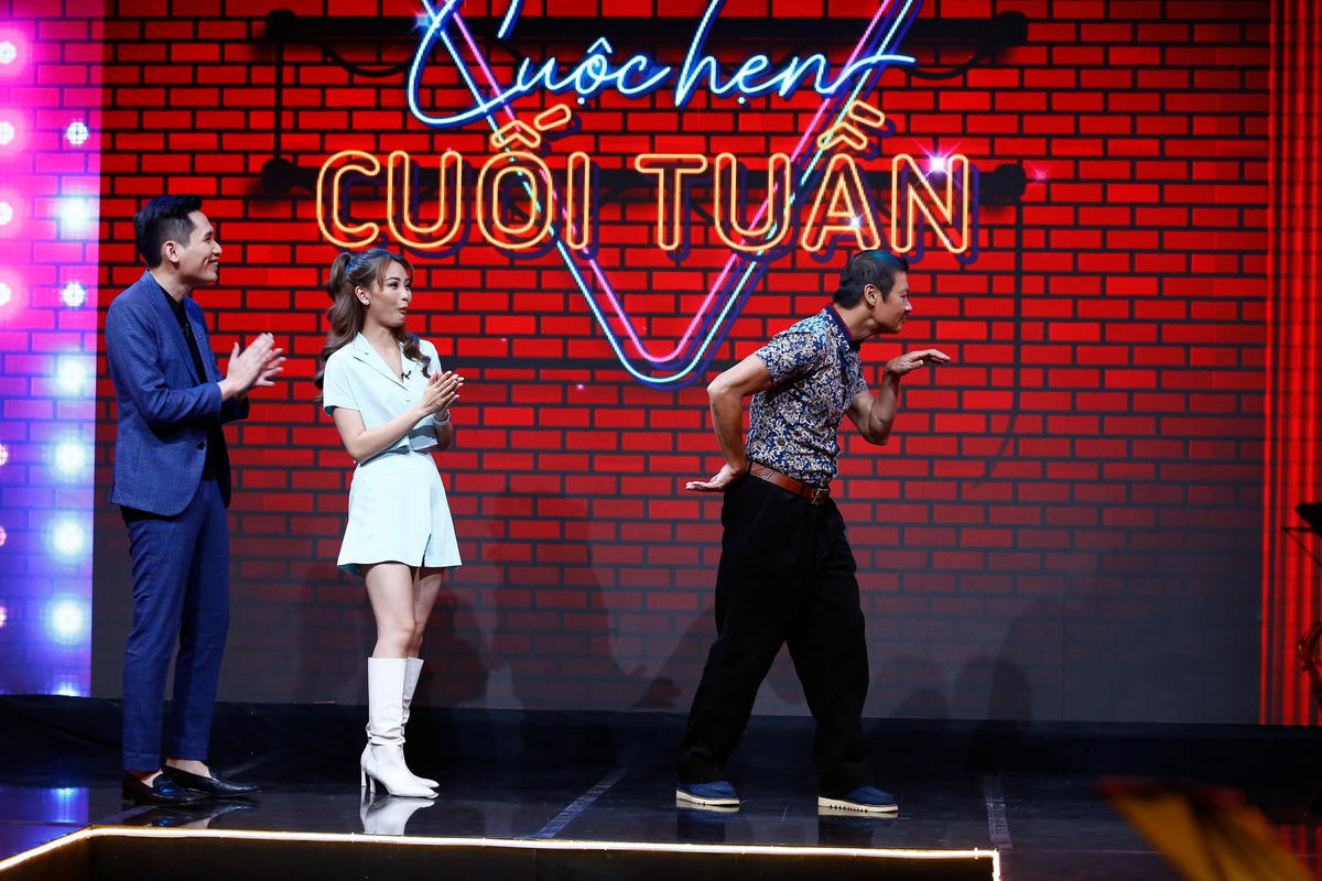Diễn viên Võ Hoài Nam trình diễn màn nhày breakdance.