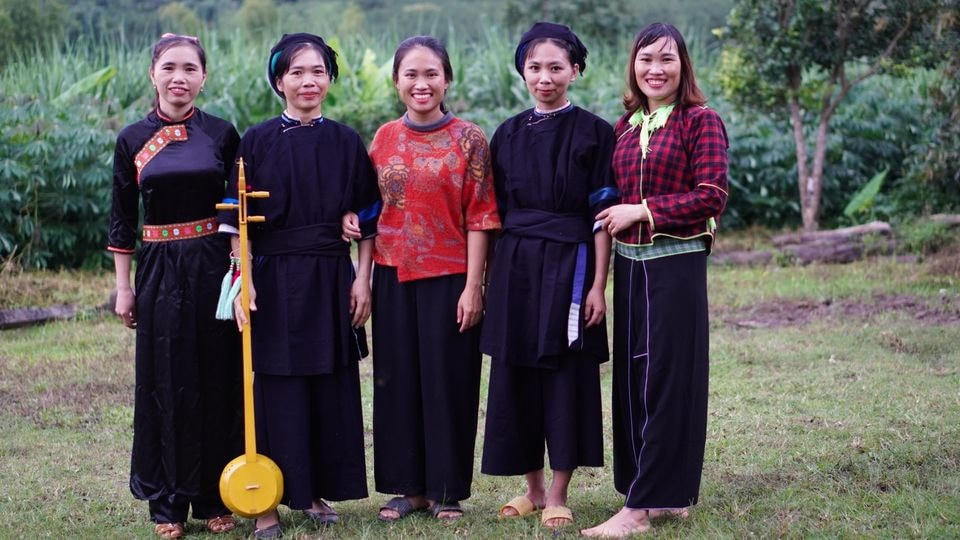 Hình ảnh những cô gái Thái có mặt trong video của nữ Tiktoker. Ảnh: NVCC. 