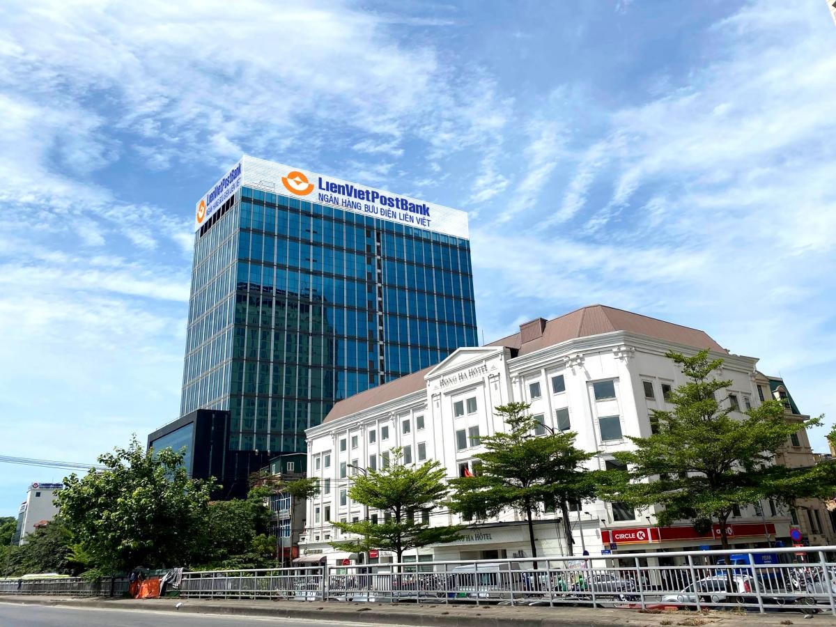 Lượng cổ phiếu này có tổng giá trị phát hành theo mệnh giá là 976.948.310.000 đồng, ngày đăng ký cuối cùng để lập danh sách người sở hữu có quyền nhận cổ tức là ngày 04/12/2020. Việc phát hành được thực hiện theo Phương án tăng vốn đã được Đại hội đồng cổ đông thông qua tại kỳ họp thường niên năm 2020.