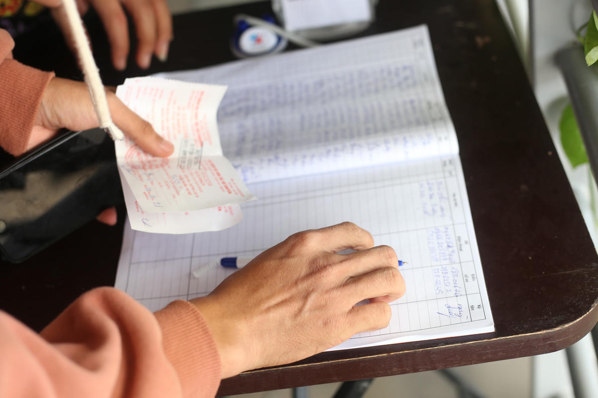 Sau khi mua vé, theo yêu cầu của bến và nhà xe tất cả hành khách đều phải thực hiện khai báo y tế trước khi xe xuất bến.