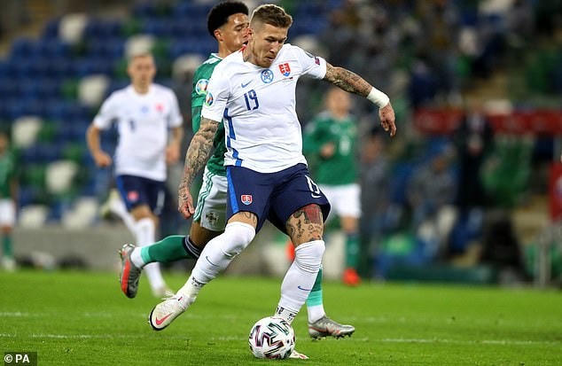 Xác định xong 4 đội bóng cuối cùng dự Euro 2021