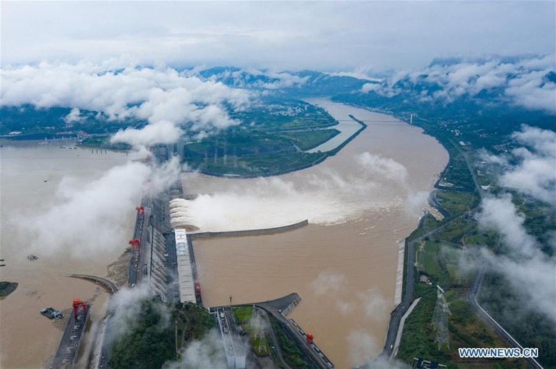 Trung Quốc đang trong mùa lũ chính. Đập Tam Hiệp chặn dòng sông Trường Giang (Dương Tử).