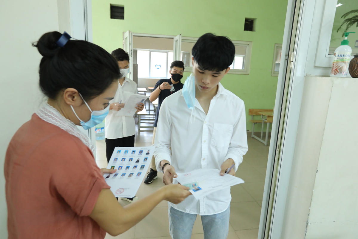 Thí sinh Hà Nội dự thi tốt nghiệp THPT năm 2020. Ảnh: Phạm Quang Vinh.
