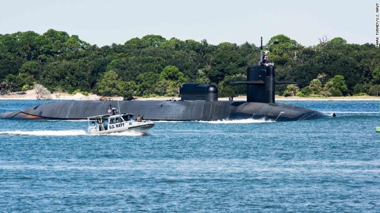 Tàu ngầm tên lửa dẫn đường lớp Ohio USS Georgia rời Căn cứ Tàu ngầm Hải quân Vịnh Kings vào năm 2015. Ảnh: CNN.