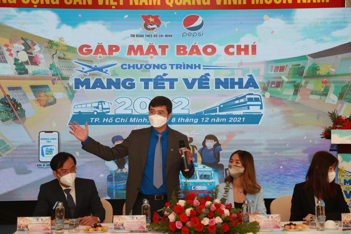 Anh Bùi Quang Huy, Ủy viên dự khuyết Trung ương Đảng, Bí thư thường trực Trung ương Đoàn phát biểu  tại buổi gặp mặt báo chí. Ảnh: Phương Chi.