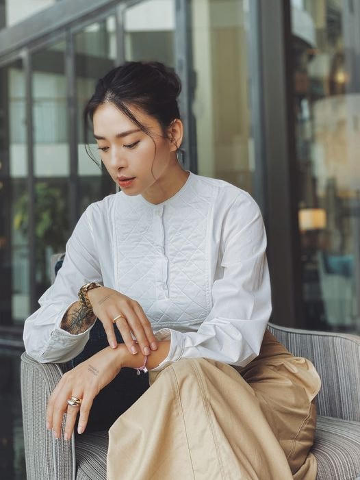 Yêu hoa thì yêu cả 1 rừng... Chứ yêu người, yêu 1 chứ đừng yêu 2 nhé, Ngô Thanh Vân nhắn nhủ.  