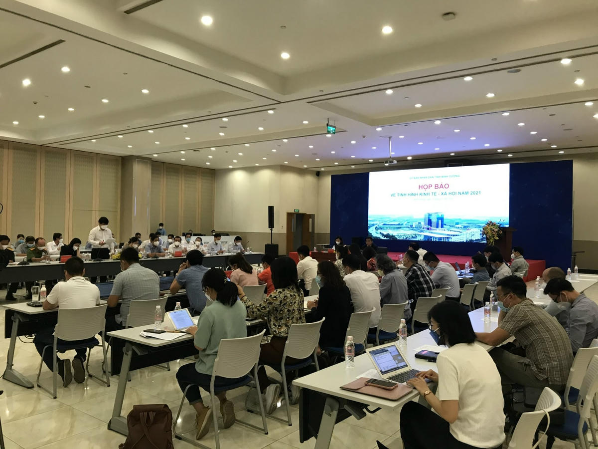 Quang cảnh buổi họp thông tin về tình hình kinh tế - xã hội năm 2021.