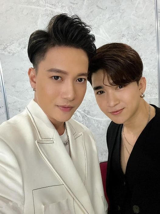 S.T 365 cùng Chi Dân đốn tim các fans nữ bằng vẻ đẹp khó cưỡng.  