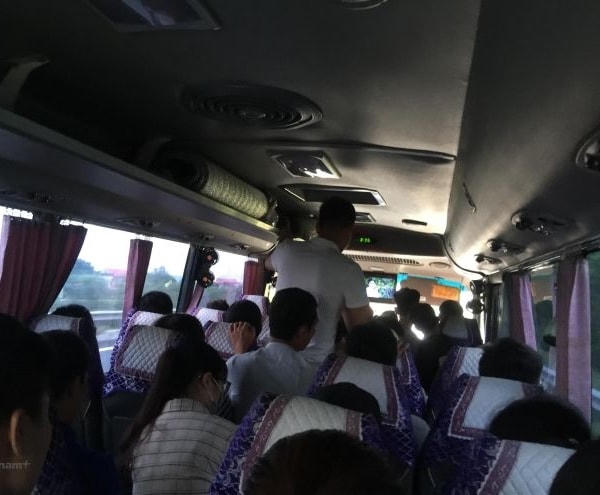 Từ ngày 1/1/2022, hành vi chở quá số người quy định có thể bị xử phạt tối đa lên tới 75 triệu đồng.