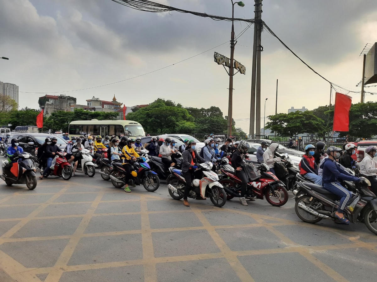 [ẢNH] Người dân quay trở lại Thủ đô sau kỳ nghỉ lễ