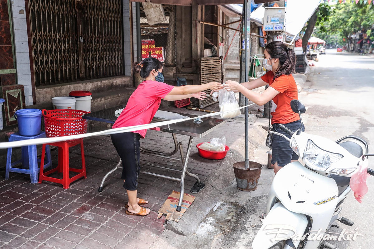 [ẢNH] Thị trấn Yên Mỹ, Hưng Yên: Những ngày 'căng mình' chống dịch