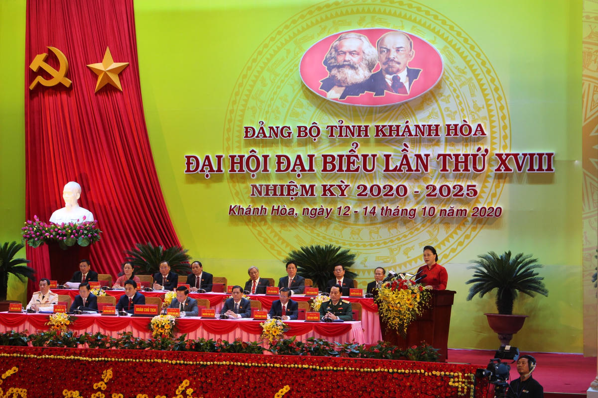 Chủ tịch Quốc hội Nguyễn Thị Kim Ngân, dự và phát biểu tại Đại hội Đảng bộ tỉnh Khánh Hòa.