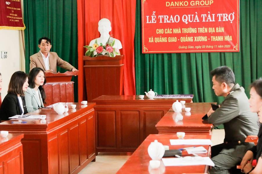 Ông Văn Doãn Chung, Chủ tịch UBND xã Quảng Giao chia sẻ tại lễ tài trợ.