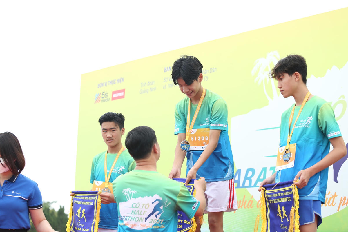 Những người đứng đầu trong hạng mục 5 km của nam lần lượt là Bùi Đức Hưng (51308), Phạm Văn Lượng (51270) về thứ hai, Trần Huy Hoàng (51310) về thứ ba.