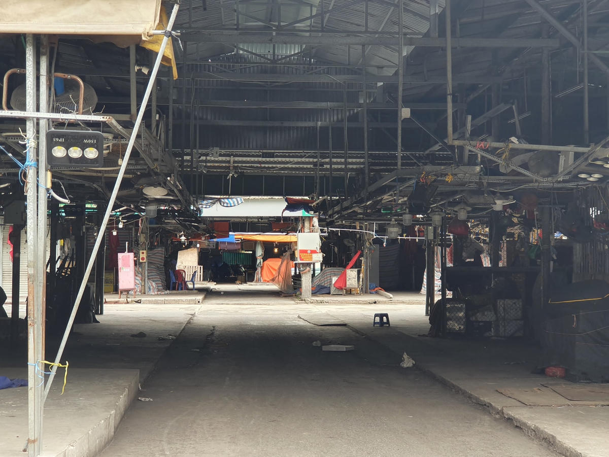 Cận cảnh chợ Long Biên hoạt động trở lại sau 2 tháng phong tỏa