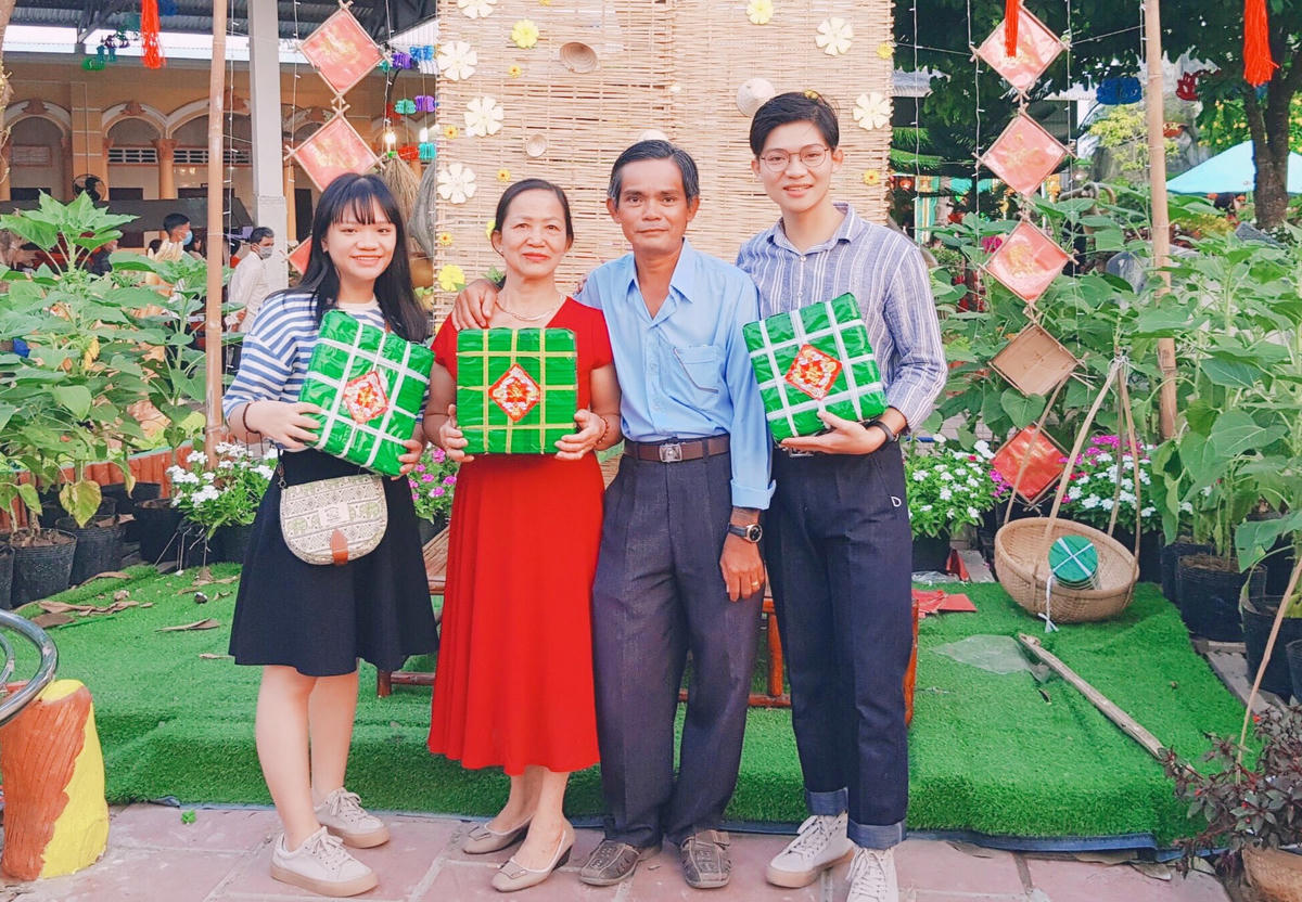 Hai anh em Ngân là niềm tự hào của cha mẹ. 