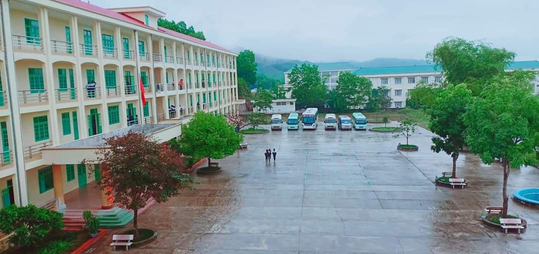 Trường THPT Nguyễn Trãi (huyện Tiên Yên) được xây dựng khang trang với 30 phòng học, 8 phòng học chức năng, khu nhà hiệu bộ, sân chơi bãi tập, khu ký túc xá và nhà ở công vụ cho giáo viên nhưng mới chỉ khai thác được một phần rất nhỏ, gây lãng phí lớn nguồn lực đầu tư.