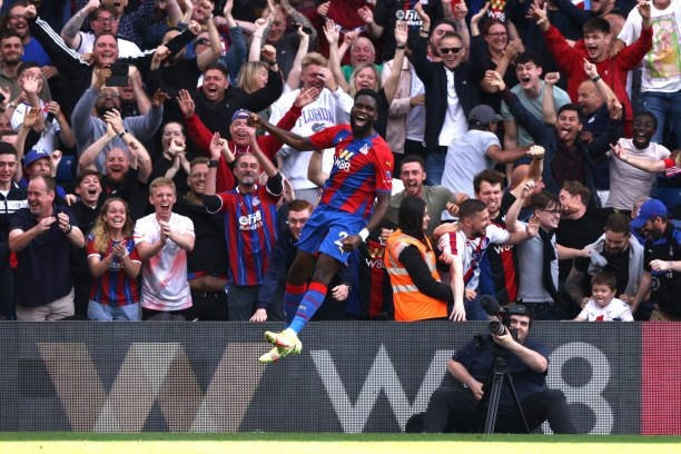 Odsonne Edouard lập cú đúp giúp Crystal Palace vùi dập Tottenham.