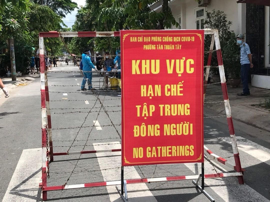 Quận 7 phong tỏa khu vực có người nhiễm Covid-19 sinh sống.