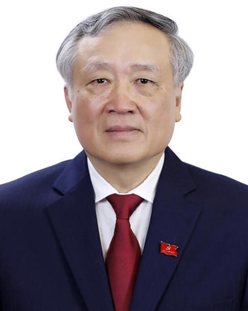 Đồng chí Nguyễn Hoà Bình, Chánh án Toà án nhân dân tối cao.   