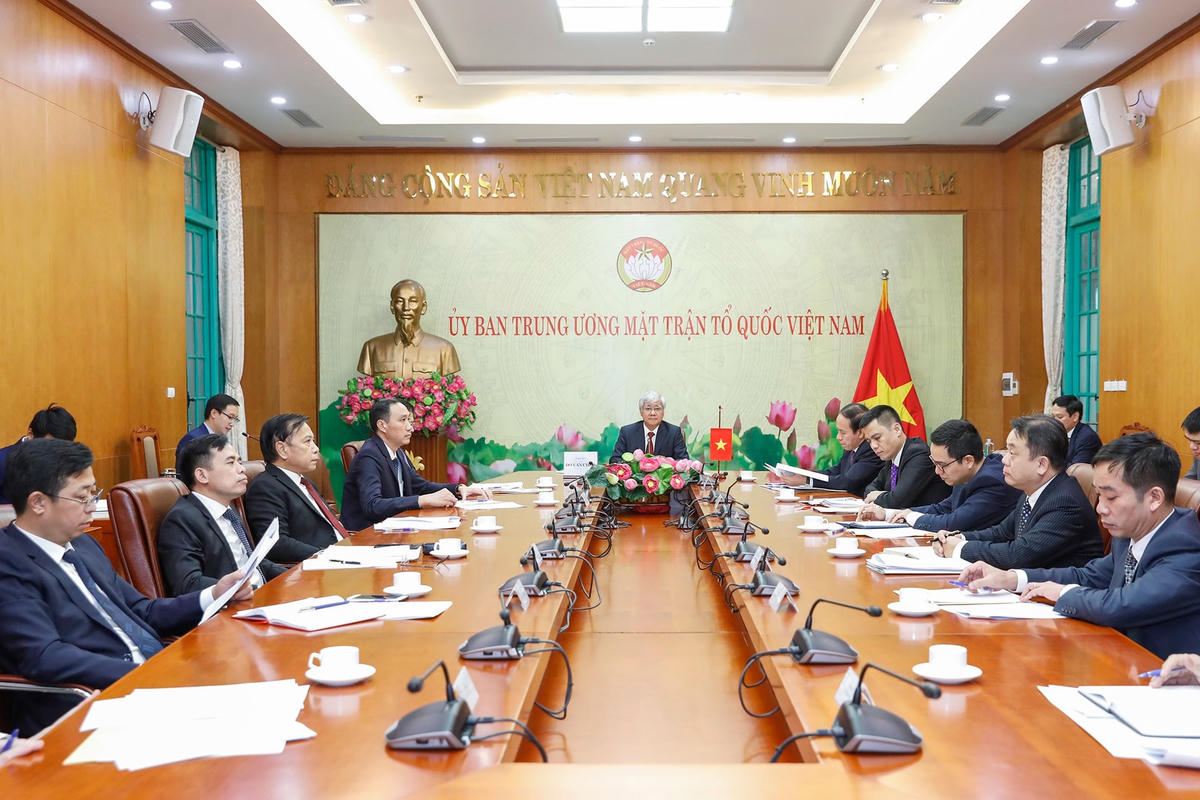 Quang cảnh buổi điện đàm.