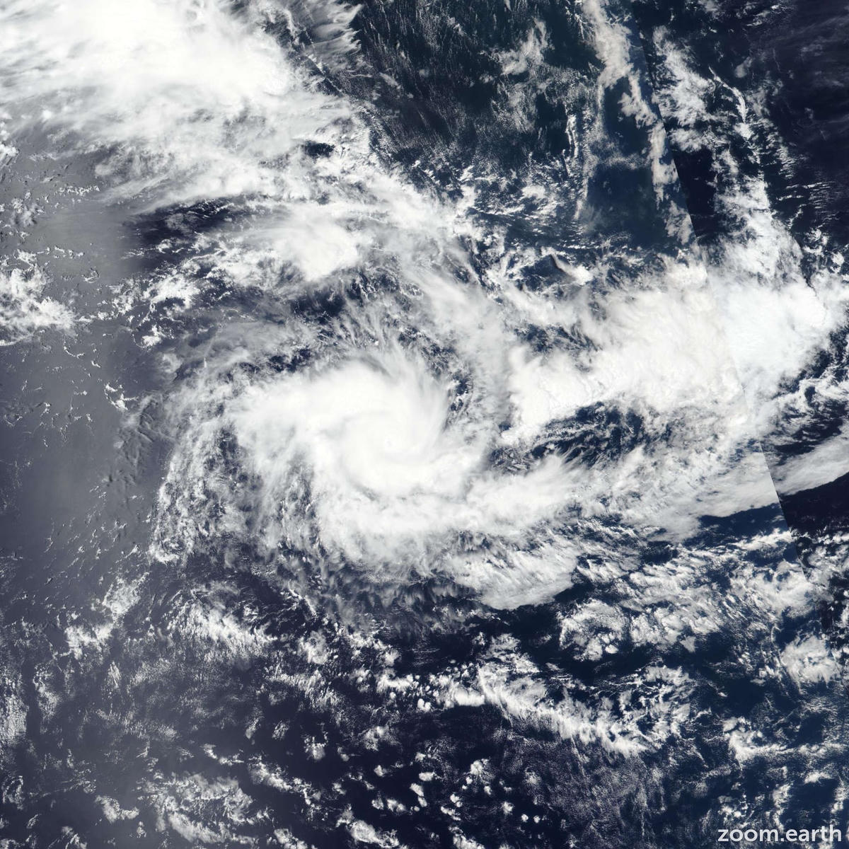 Hình ảnh vệ tinh của cơn bão Baisirai sắp đổ bộ vào Đông Phi. Ảnh: Zoom Earth.