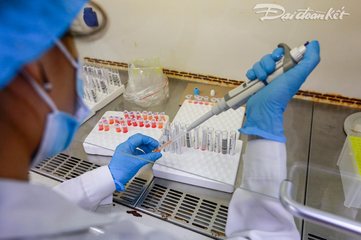 [Ảnh] Quá trình tiến hành xét nghiệm Covid-19 bằng phương pháp RT-PCR