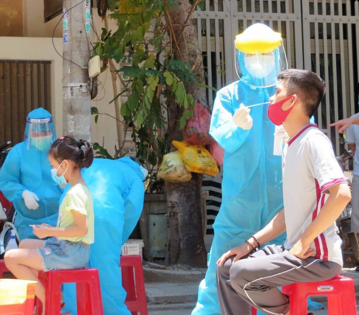 TP HCM có 2 ca tái dương tính sau khi xuất viện.