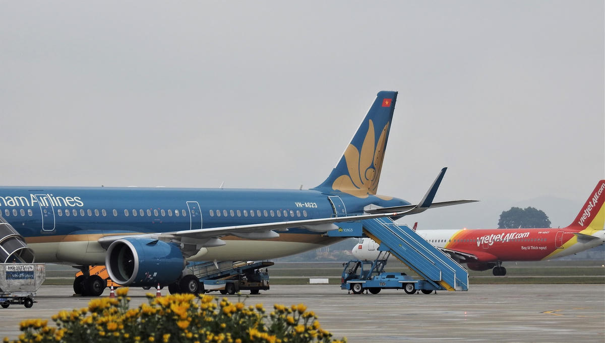 Bộ trưởng GTVT yêu cầu khắc phục ngay việc tàu bay xếp hàng chờ bay, bay lòng vòng chờ đáp xuống đường băng.