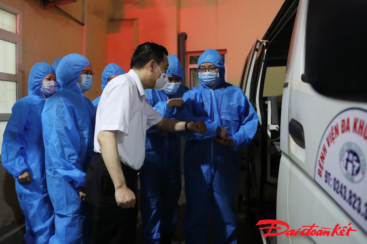 Ngành y tế Hà Nội chi viện tỉnh Bắc Giang phòng, chống dịch Covid-19