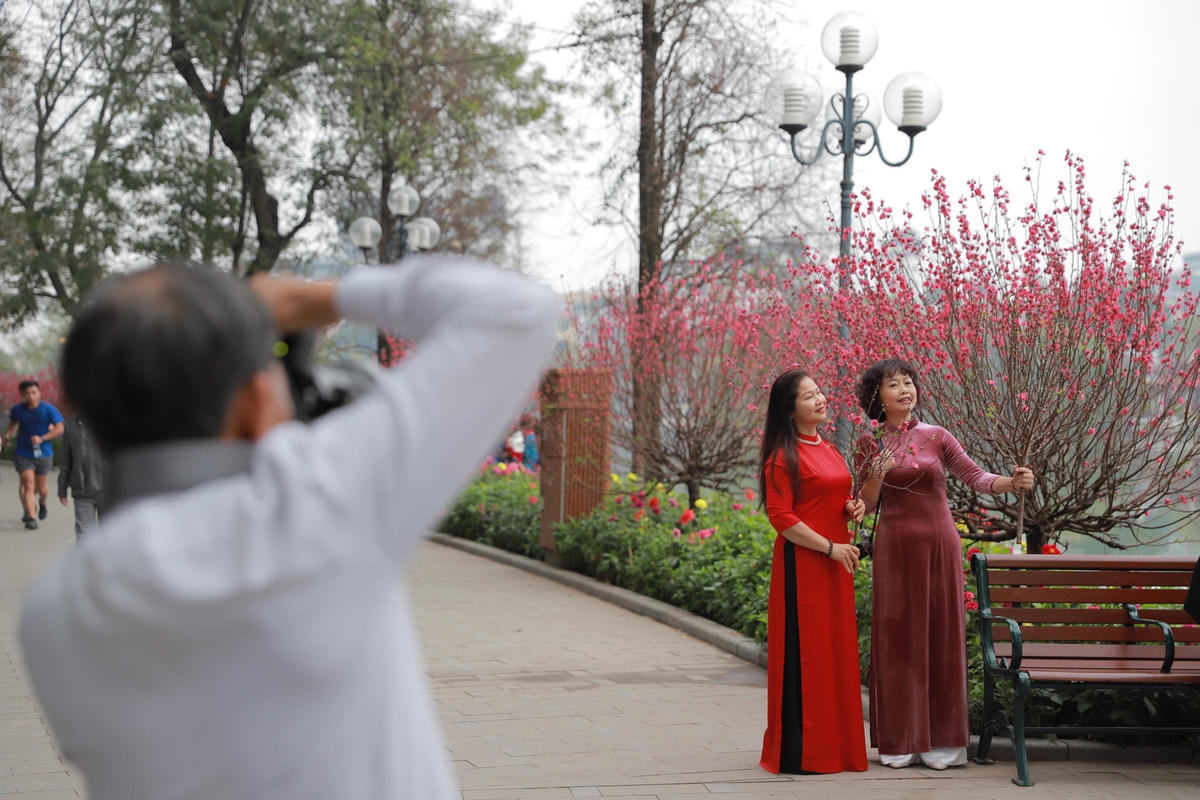 Ngắm Hà Nội bình yên trong ngày đầu năm mới