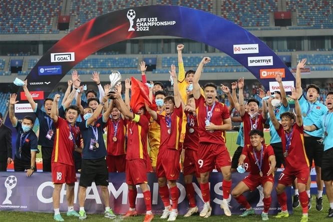 Các cầu thủ U23 Việt Nam ăn mừng chiến thắng. (Ảnh: TTXVN).