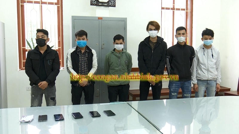 6 đối tượng trong đường dây đánh bạc công nghệ cao vừa bị Công an TP Tam Điệp triệt phá.